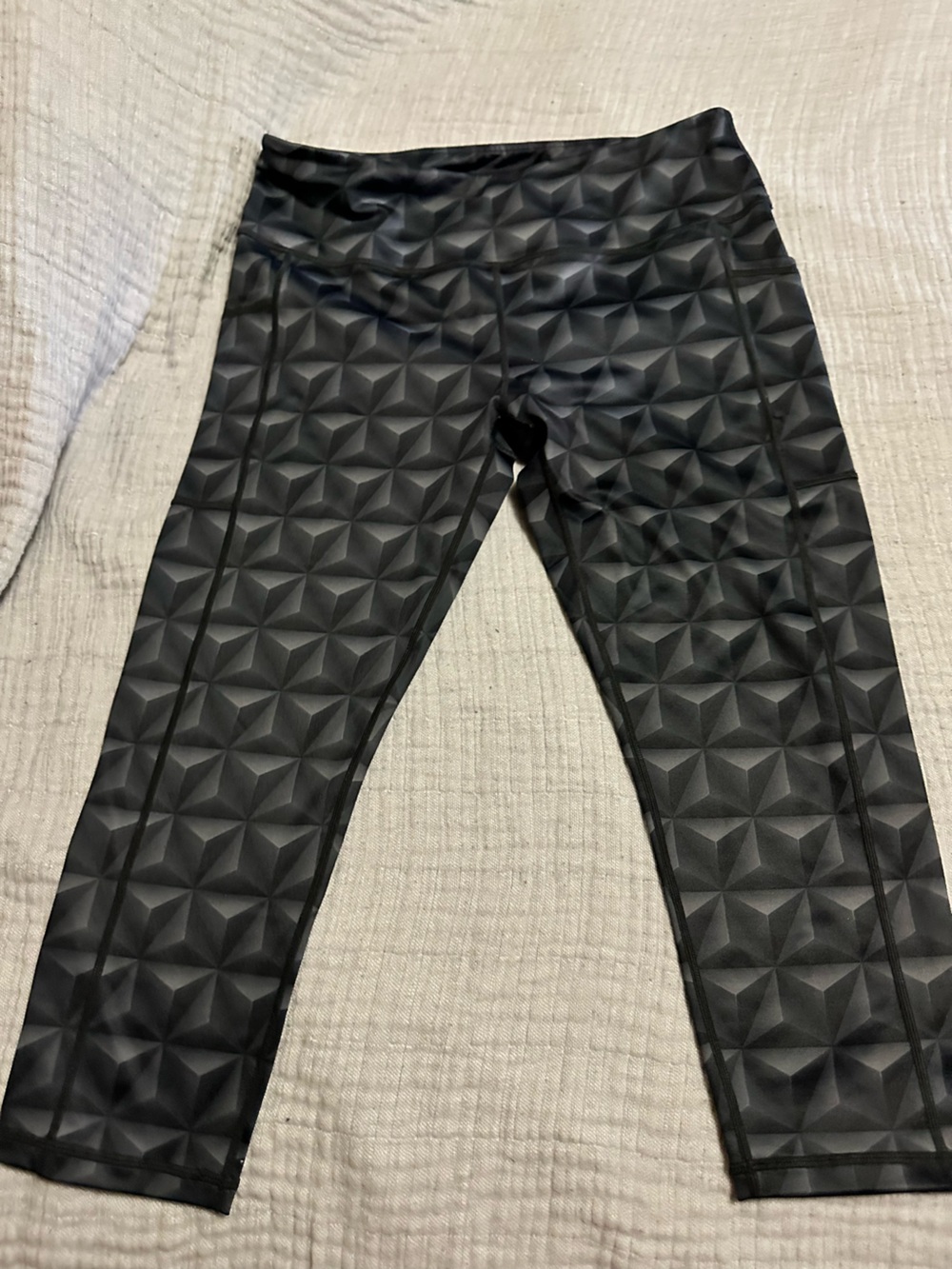 Constantly Varied Gear Black Geometric Print Capri Leggings